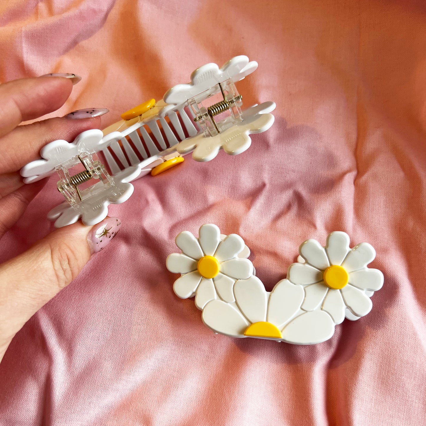 DISCONTINUED - Daisy Hair Claw